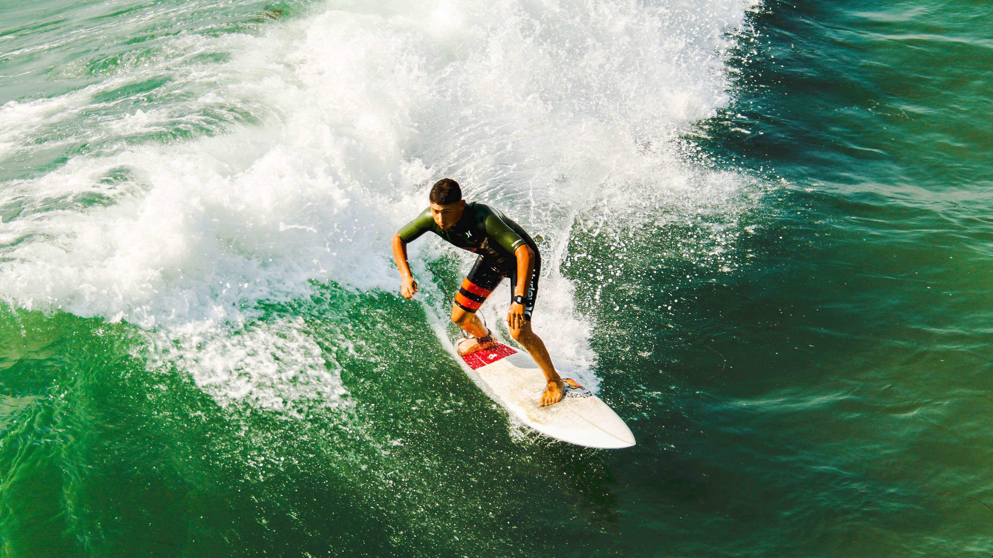 送别若塔无人机航拍安菲尔德，球迷献花
